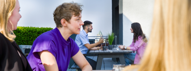 unterschied-hot-desking-desk-sharing